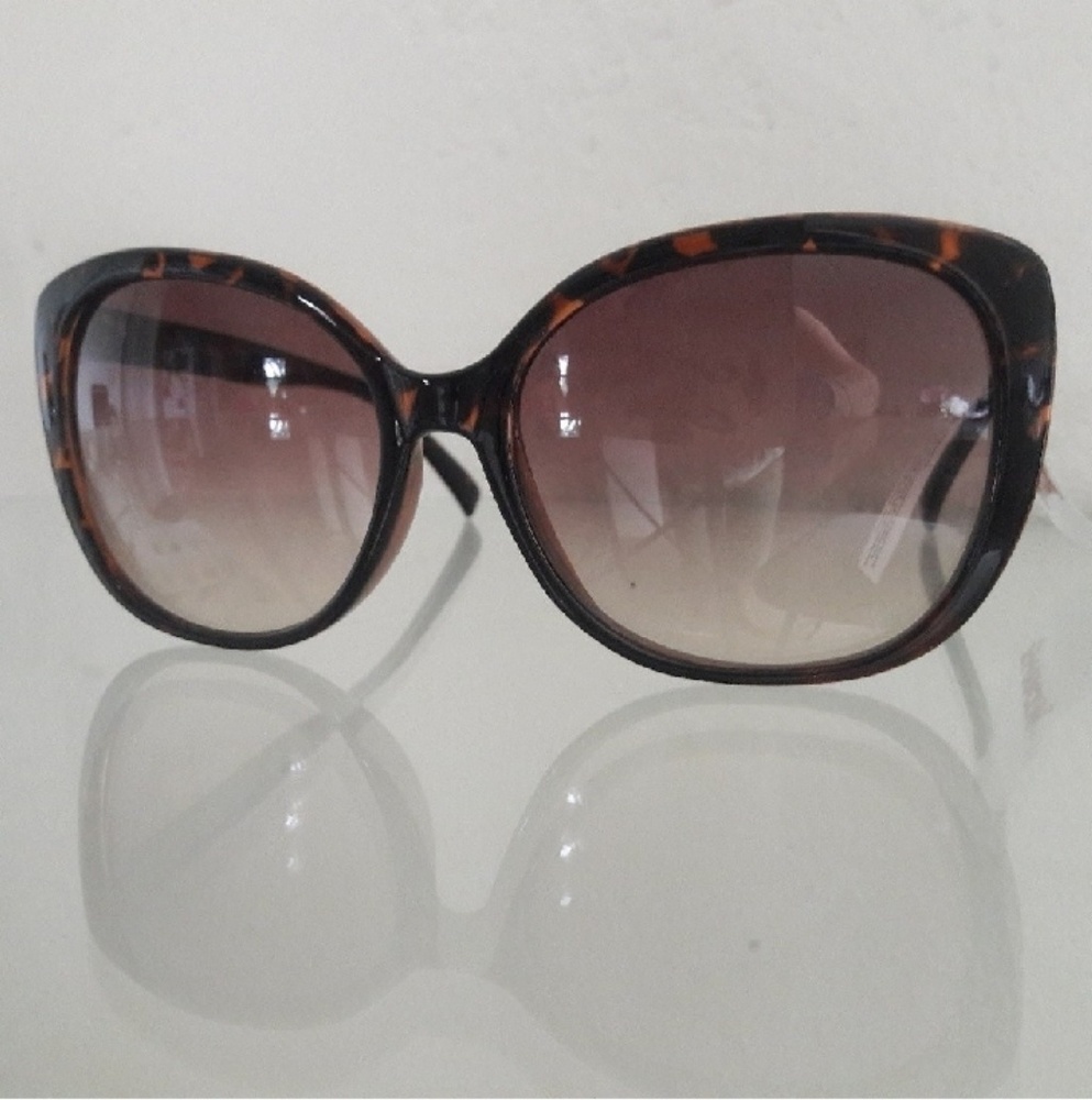 NWT CALVIN KLEIN SUNGLASSES EYEWEAR ACCESSORY - Picture 5 of 5